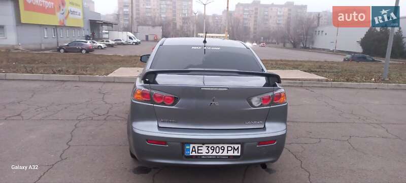 Седан Mitsubishi Lancer 2016 в Кривом Роге