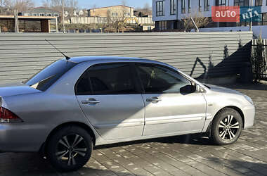 Седан Mitsubishi Lancer 2005 в Чернівцях