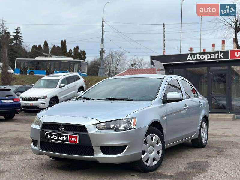 Седан Mitsubishi Lancer 2010 в Виннице