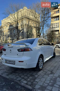 Седан Mitsubishi Lancer 2013 в Львове