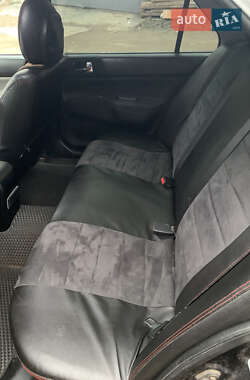 Седан Mitsubishi Lancer 2004 в 