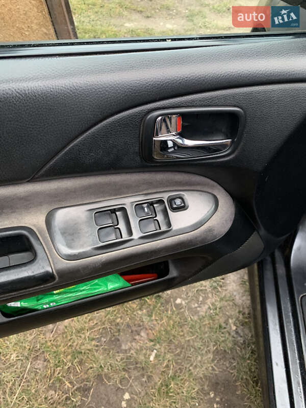 Седан Mitsubishi Lancer 2004 в Золочеве