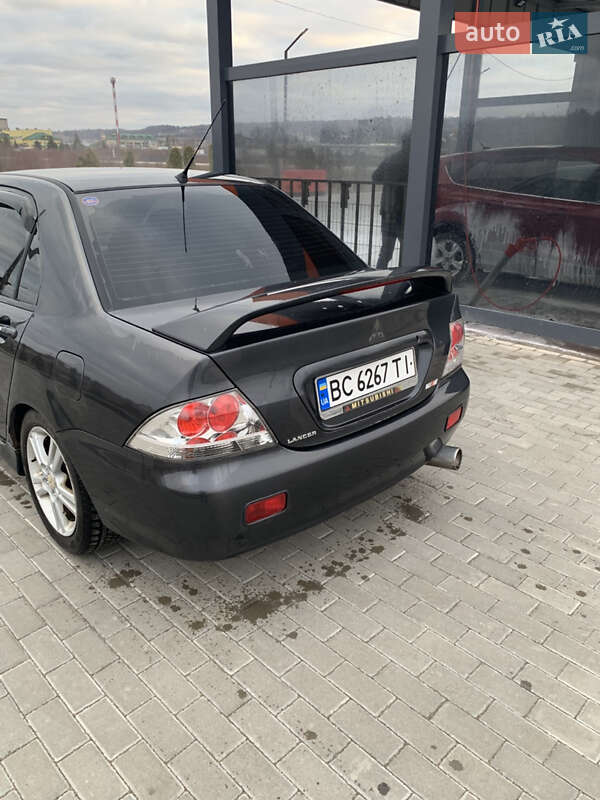 Седан Mitsubishi Lancer 2004 в Золочеве