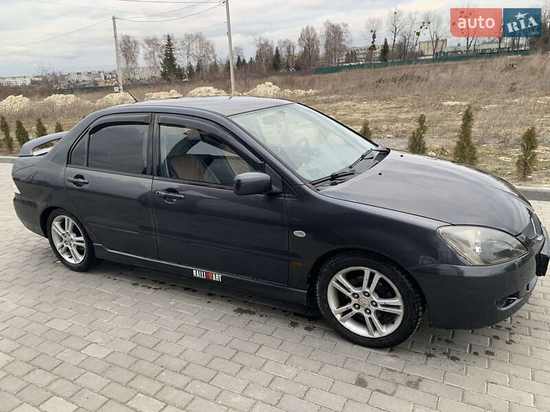 Седан Mitsubishi Lancer 2004 в Золочеве