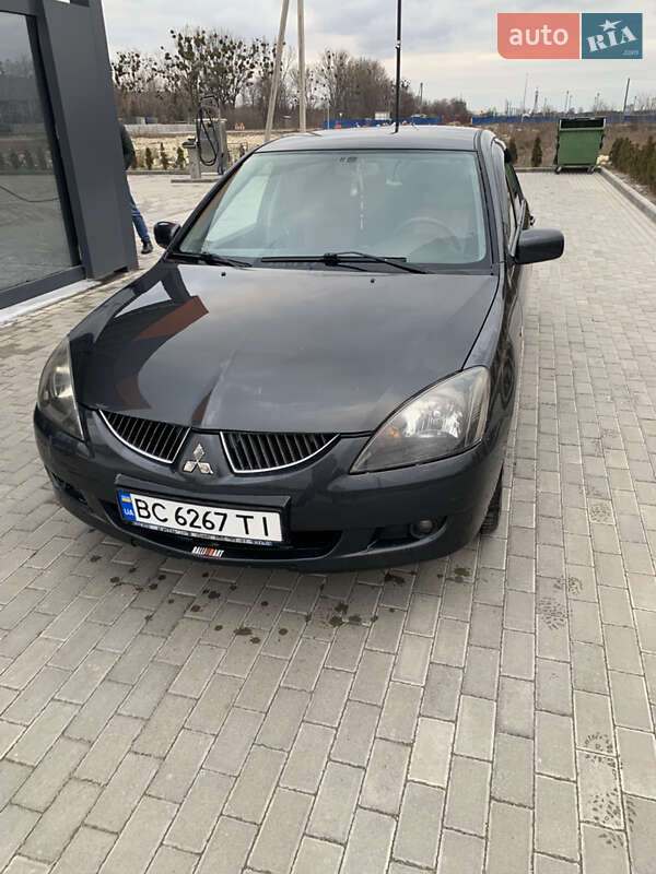 Седан Mitsubishi Lancer 2004 в Золочеве