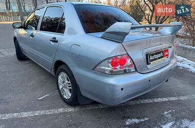 Седан Mitsubishi Lancer 2004 в Києві