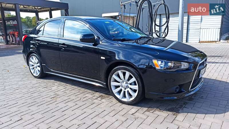 Хетчбек Mitsubishi Lancer 2009 в 