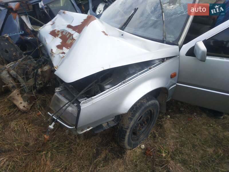 Седан Mitsubishi Lancer 1987 в Волочиске