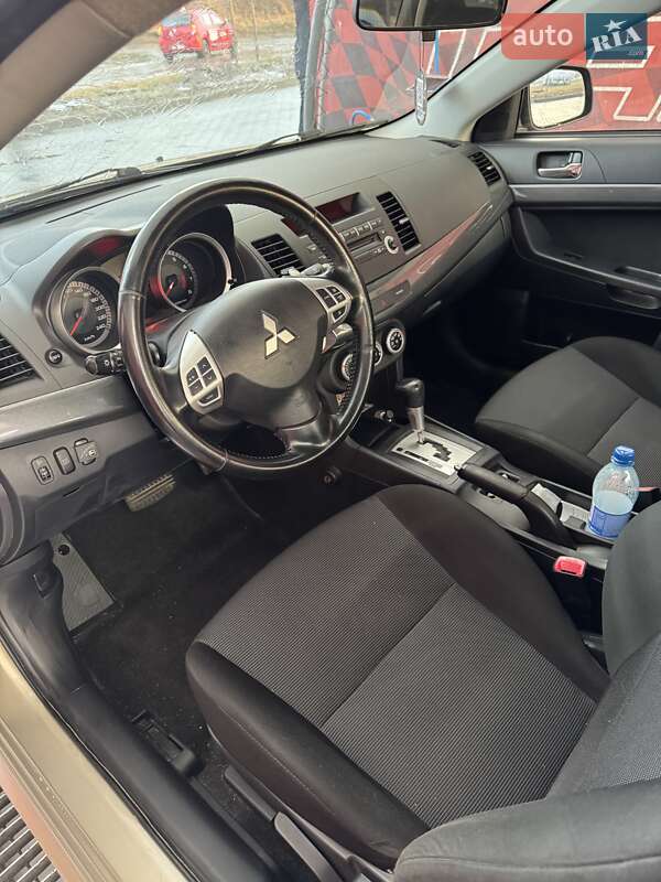 Седан Mitsubishi Lancer 2009 в Львові