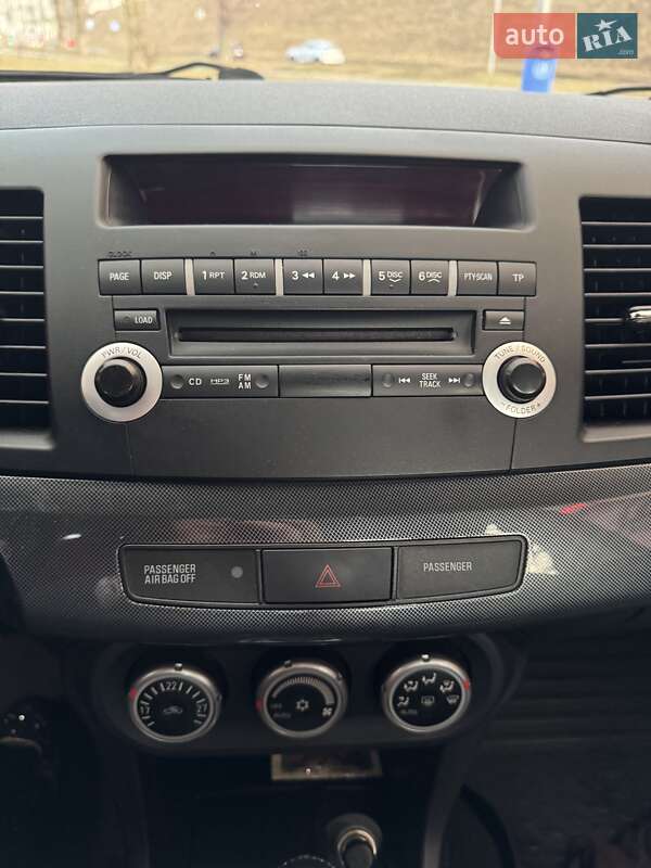 Седан Mitsubishi Lancer 2009 в Львові