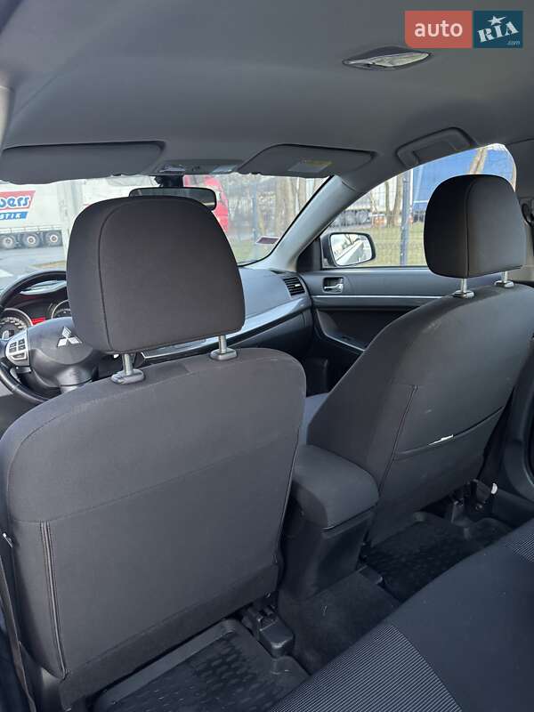 Седан Mitsubishi Lancer 2009 в Львові