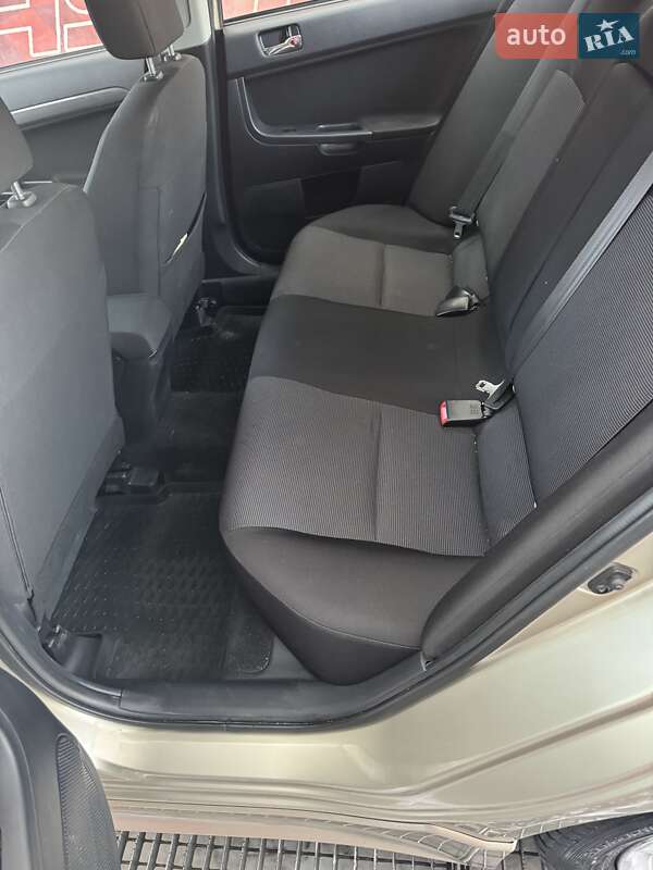 Седан Mitsubishi Lancer 2009 в Львові