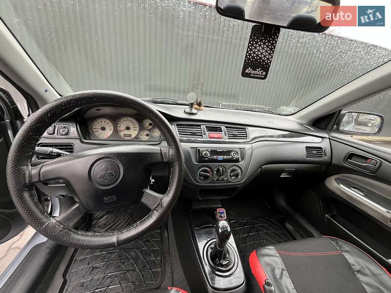 Седан Mitsubishi Lancer 2005 в Черновцах