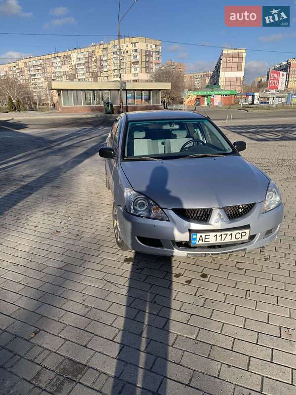 Седан Mitsubishi Lancer 2004 в Дніпрі