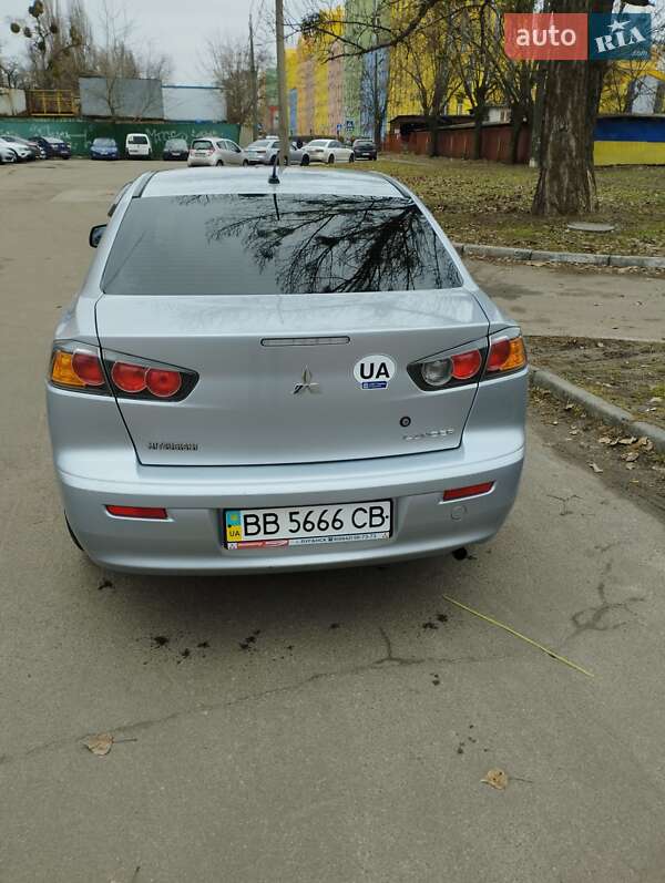 Седан Mitsubishi Lancer 2011 в Києві