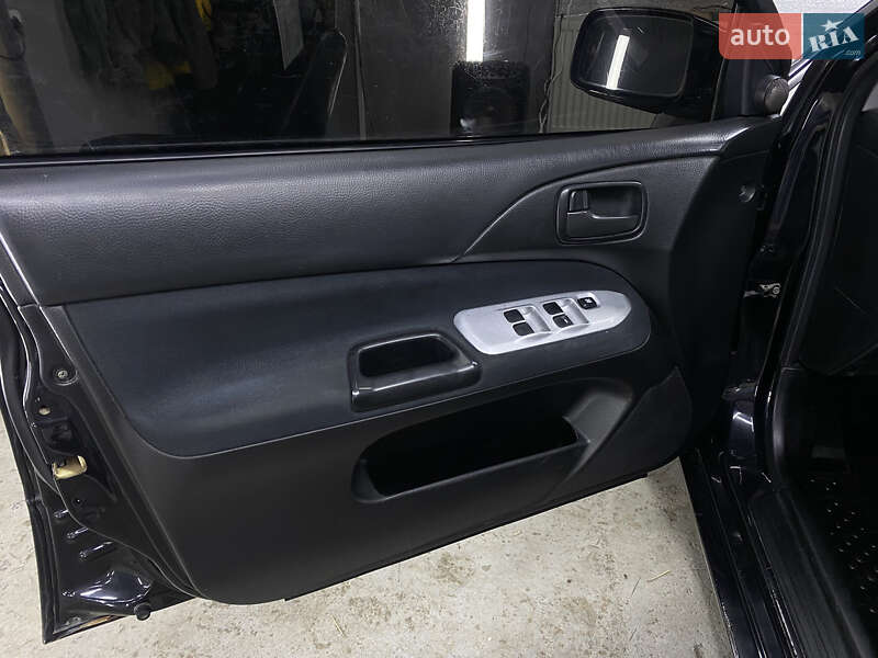 Седан Mitsubishi Lancer 2006 в Измаиле