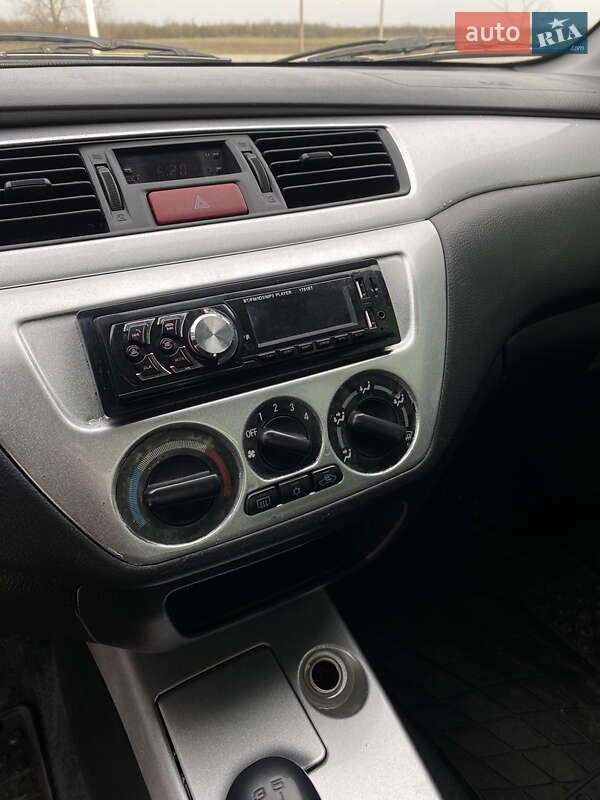 Седан Mitsubishi Lancer 2006 в Измаиле