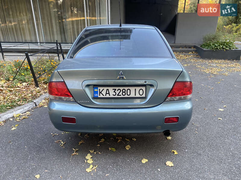 Седан Mitsubishi Lancer 2008 в Киеве