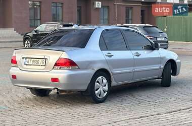 Седан Mitsubishi Lancer 2005 в Надворной