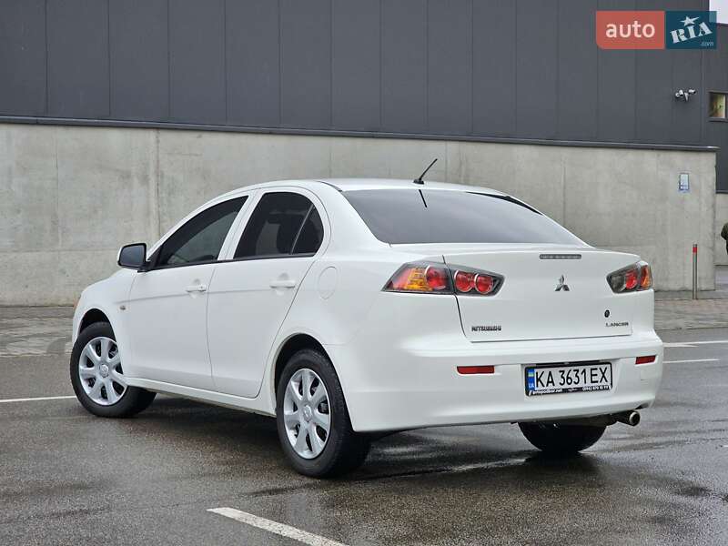 Седан Mitsubishi Lancer 2012 в Києві