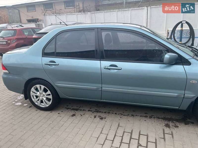 Седан Mitsubishi Lancer 2007 в Черновцах