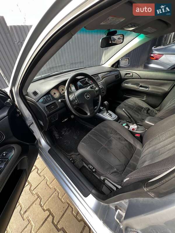 Седан Mitsubishi Lancer 2004 в Днепре фото 13 Седан Mitsubishi Lancer 2004 в Днепре