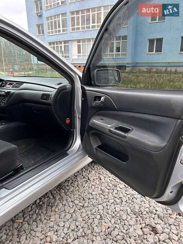 Седан Mitsubishi Lancer 2005 в Каменец-Подольском