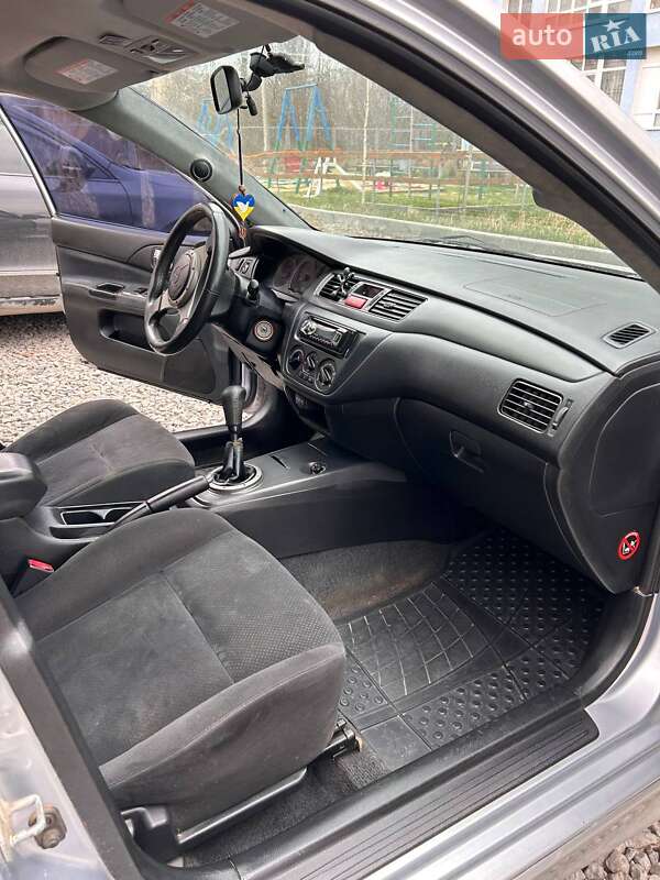 Седан Mitsubishi Lancer 2005 в Каменец-Подольском