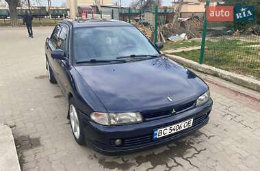 Седан Mitsubishi Lancer 1995 в Самборі