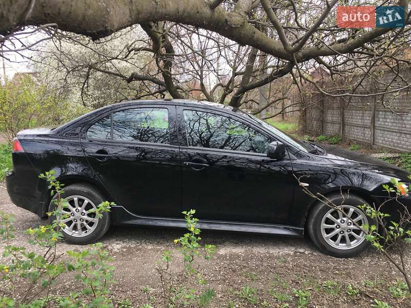 Седан Mitsubishi Lancer 2012 в Запоріжжі