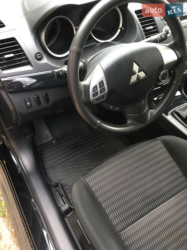 Седан Mitsubishi Lancer 2012 в Запоріжжі