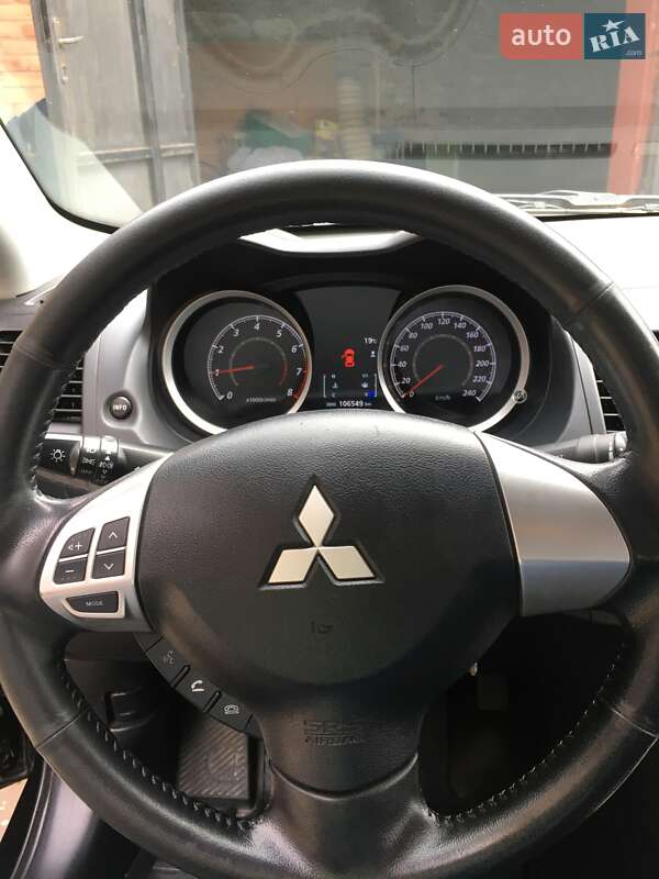 Седан Mitsubishi Lancer 2012 в Запоріжжі