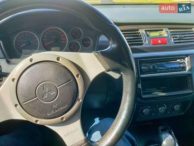 Седан Mitsubishi Lancer 2006 в Каменском