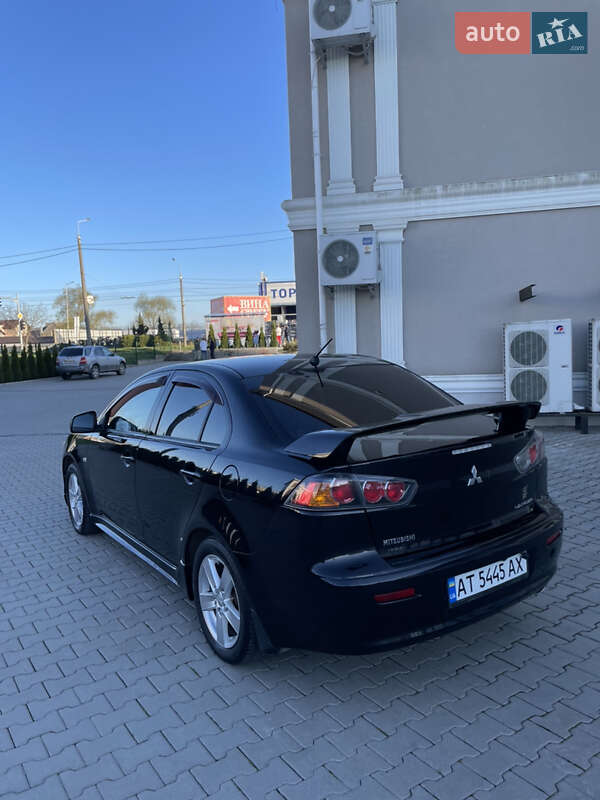 Седан Mitsubishi Lancer 2009 в Чернівцях