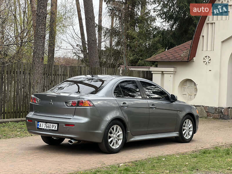 Седан Mitsubishi Lancer 2016 в Києві