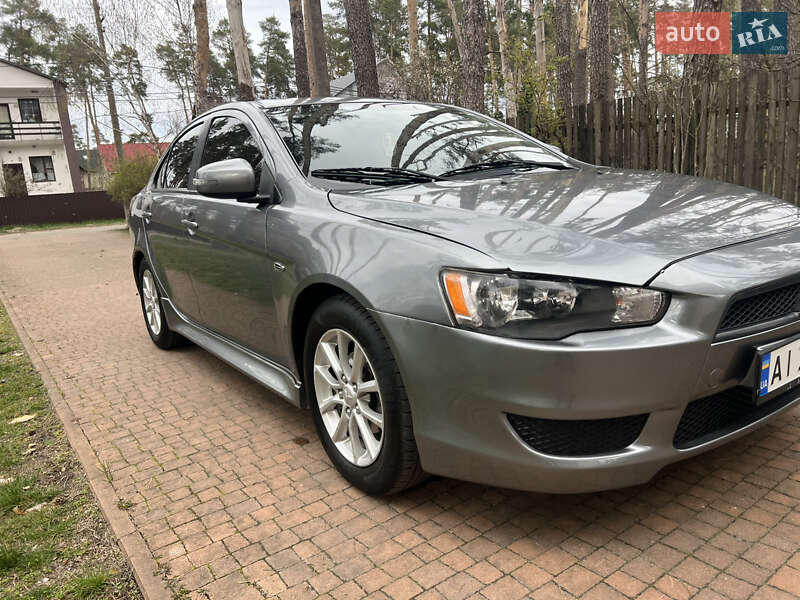 Седан Mitsubishi Lancer 2016 в Києві