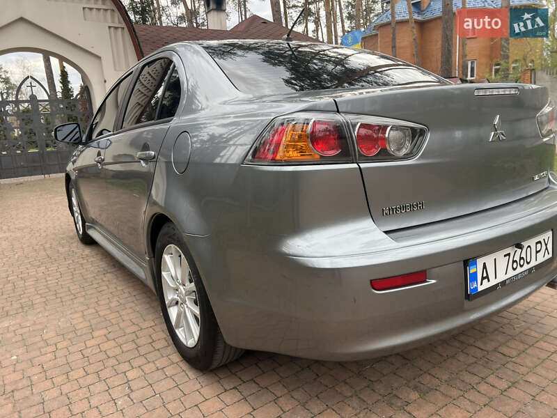 Седан Mitsubishi Lancer 2016 в Києві