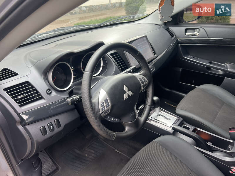 Седан Mitsubishi Lancer 2016 в Києві