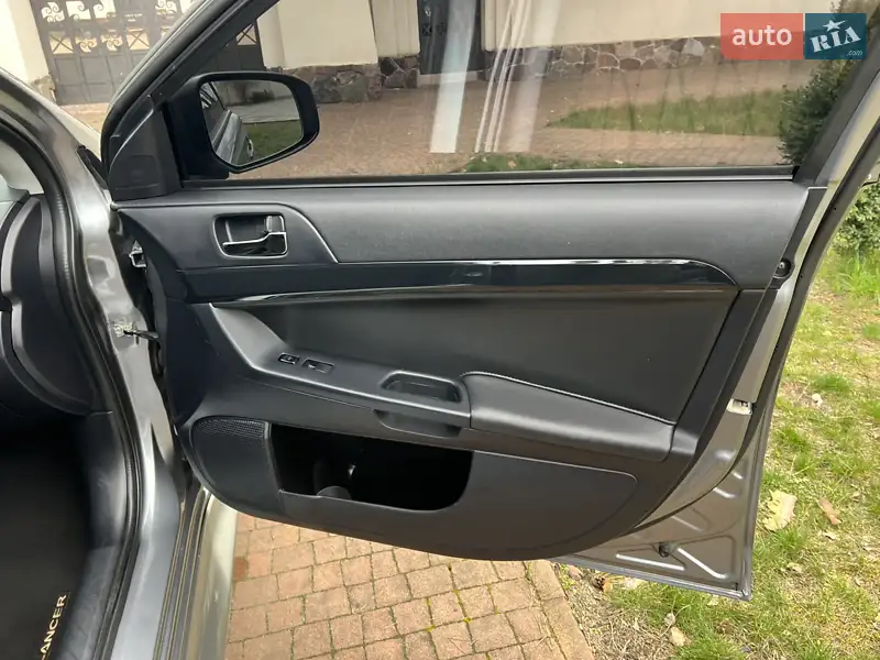Седан Mitsubishi Lancer 2016 в 