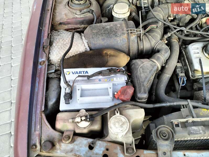 Ліфтбек Mitsubishi Lancer 1990 в Києві