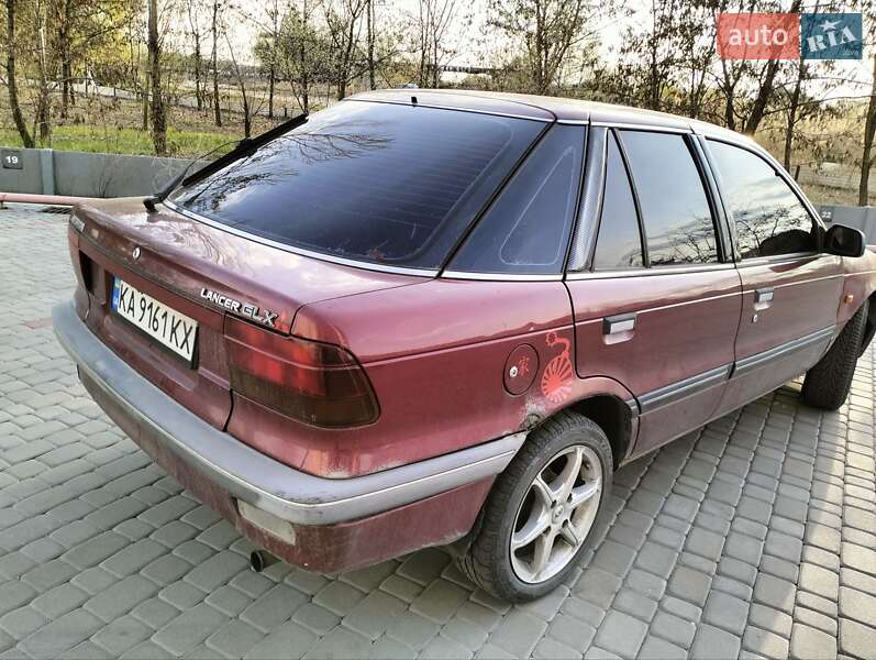 Ліфтбек Mitsubishi Lancer 1990 в Києві