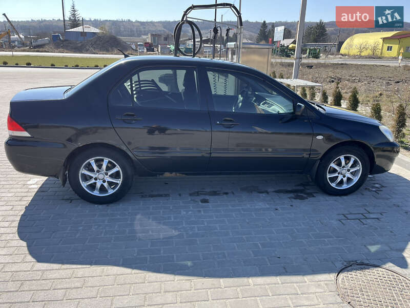 Седан Mitsubishi Lancer 2006 в Золочеві