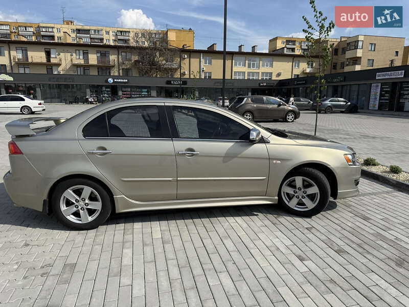 Седан Mitsubishi Lancer 2008 в Ужгороді