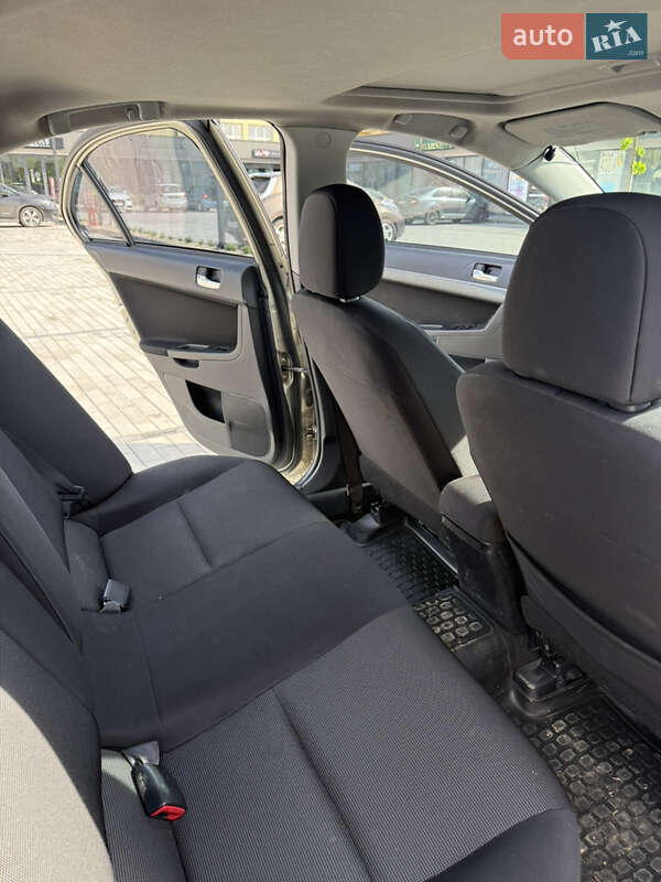 Седан Mitsubishi Lancer 2008 в Ужгороді