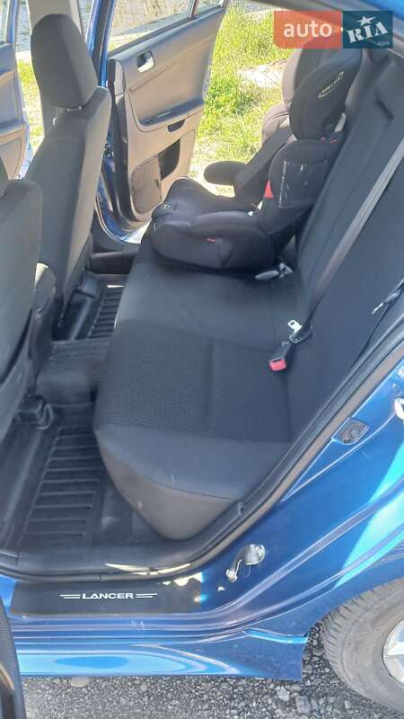 Седан Mitsubishi Lancer 2015 в Івано-Франківську