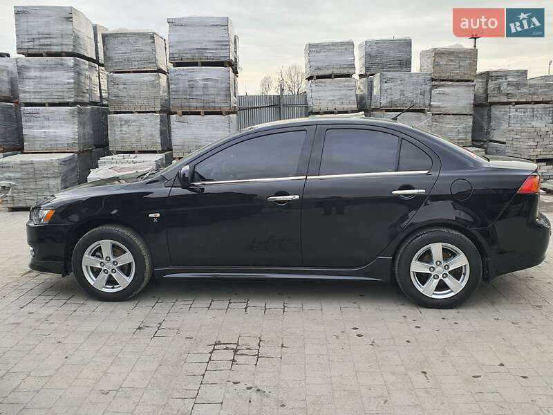 Седан Mitsubishi Lancer 2008 в Ужгороде