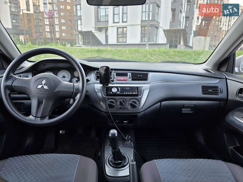 Седан Mitsubishi Lancer 2007 в Луцке