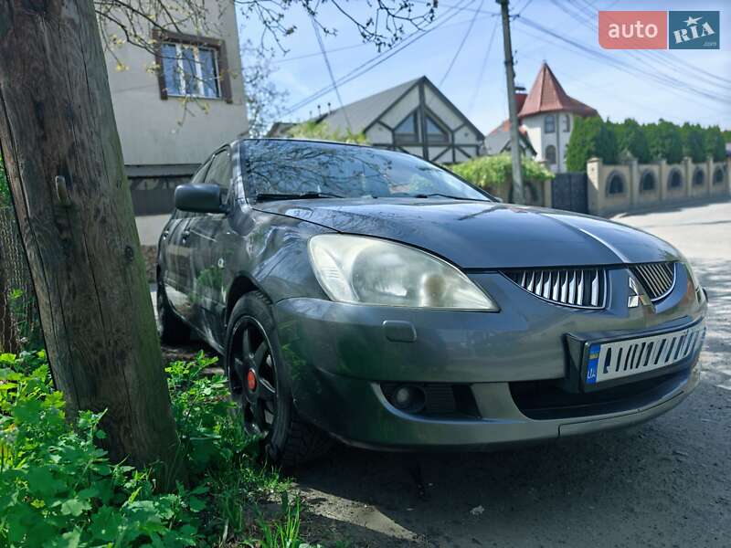 Седан Mitsubishi Lancer 2004 в Луцке