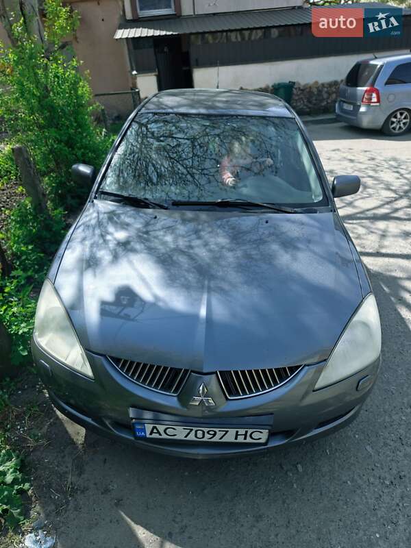 Седан Mitsubishi Lancer 2004 в Луцке
