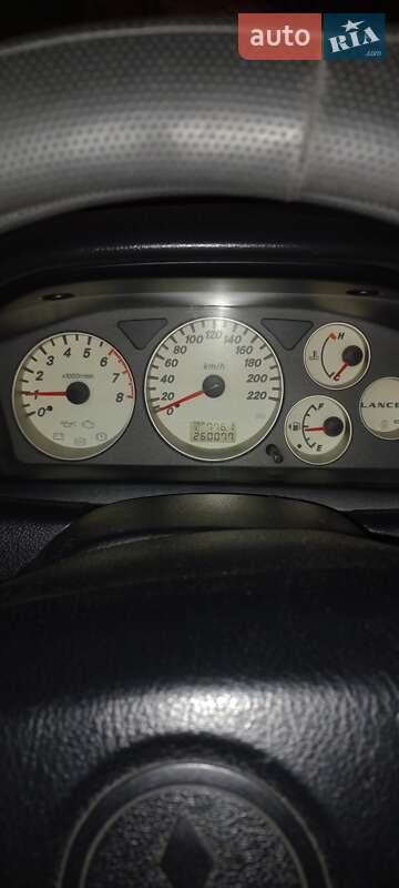 Седан Mitsubishi Lancer 2004 в Яремчі